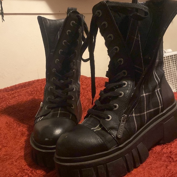 Killstar Kick The Bucket Boots - Picture 4 of 5